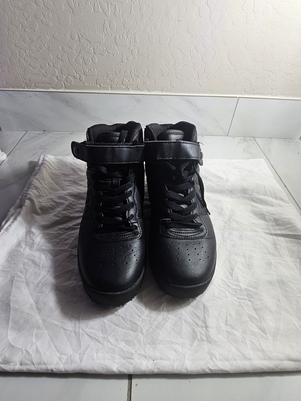 Boost Fila Color Black Size8.5